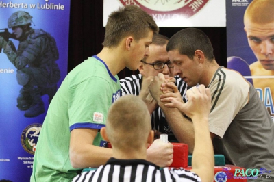 Armwrestling w XIV LO: Kategoria open mężczyzn lewa ręka