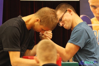 Armwrestling w XIV LO: Kategoria open mężczyzn lewa ręka