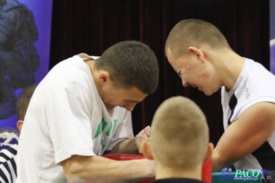 Armwrestling w XIV LO: Kategoria open mężczyzn lewa ręka