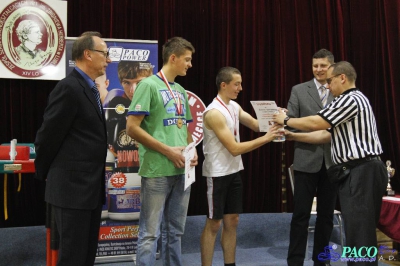 Armwrestling w XIV LO: Kategoria open mężczyzn lewa ręka