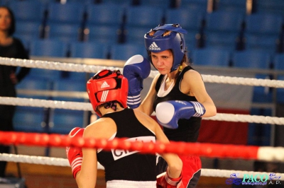  Półfinały 13. Mistrzostw Polski Kobiet w Boksie kategoria 51 kg: Żaneta Cieśla (UKS Kontra Elbląg) - Klaudia Sibiga (Ring Stalowa Wola) RSC 4