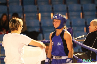 Półfinały 13. Mistrzostw Polski Kobiet w Boksie kategoria 57 kg: Jadwiga Stańczak (GUKS Carbo Gliwice) - Sylwia Pel (GUKS Carbo Gliwice) 3:0