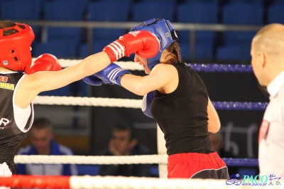 XIII MP Seniorek w Boksie Mikołajska Anna BSB Astoria Bydgoszcz vs Sibiga Klaudia Ring Sikorski ST.Wola I AB