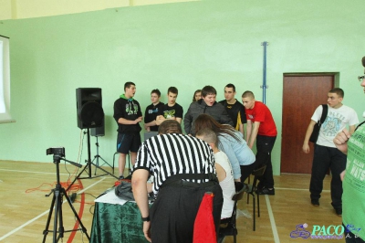 Fotorelacja z IV Międzygimnazjalnego Turnieju w siłowaniu na ręce: klasyfikacja drużynowa 