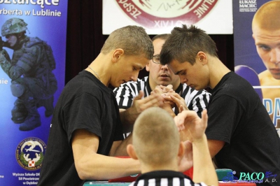 Armwrestling w XIV LO: Kategoria open mężczyzn lewa ręka