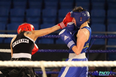 Półfinały 13. Mistrzostw Polski Kobiet w Boksie kategoria 57 kg: Sandra Kruk (UKS Kontra Elbląg) - Aleksandra Banak (Polonia Leszno) RSC 4