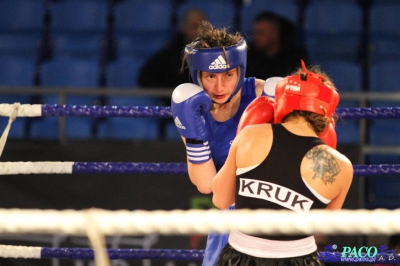 Półfinały 13. Mistrzostw Polski Kobiet w Boksie kategoria 57 kg: Sandra Kruk (UKS Kontra Elbląg) - Aleksandra Banak (Polonia Leszno) RSC 4